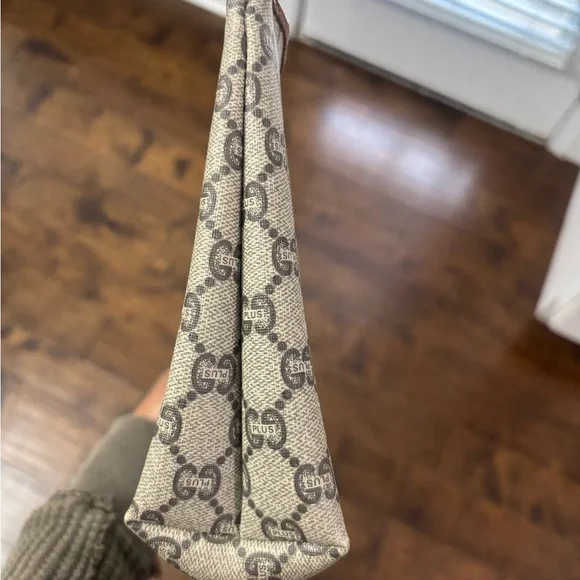 Gucci Beige and Brown Monogram Clutch - Picture 3 of 5